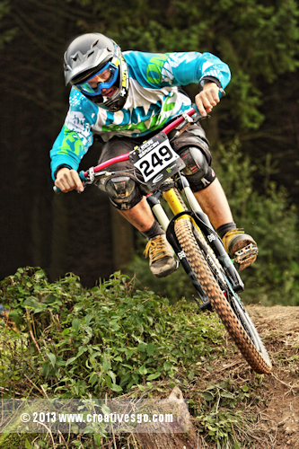 mountain bike downhill racing